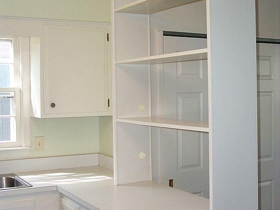 3rd image of 5516 Hawthorne Ave