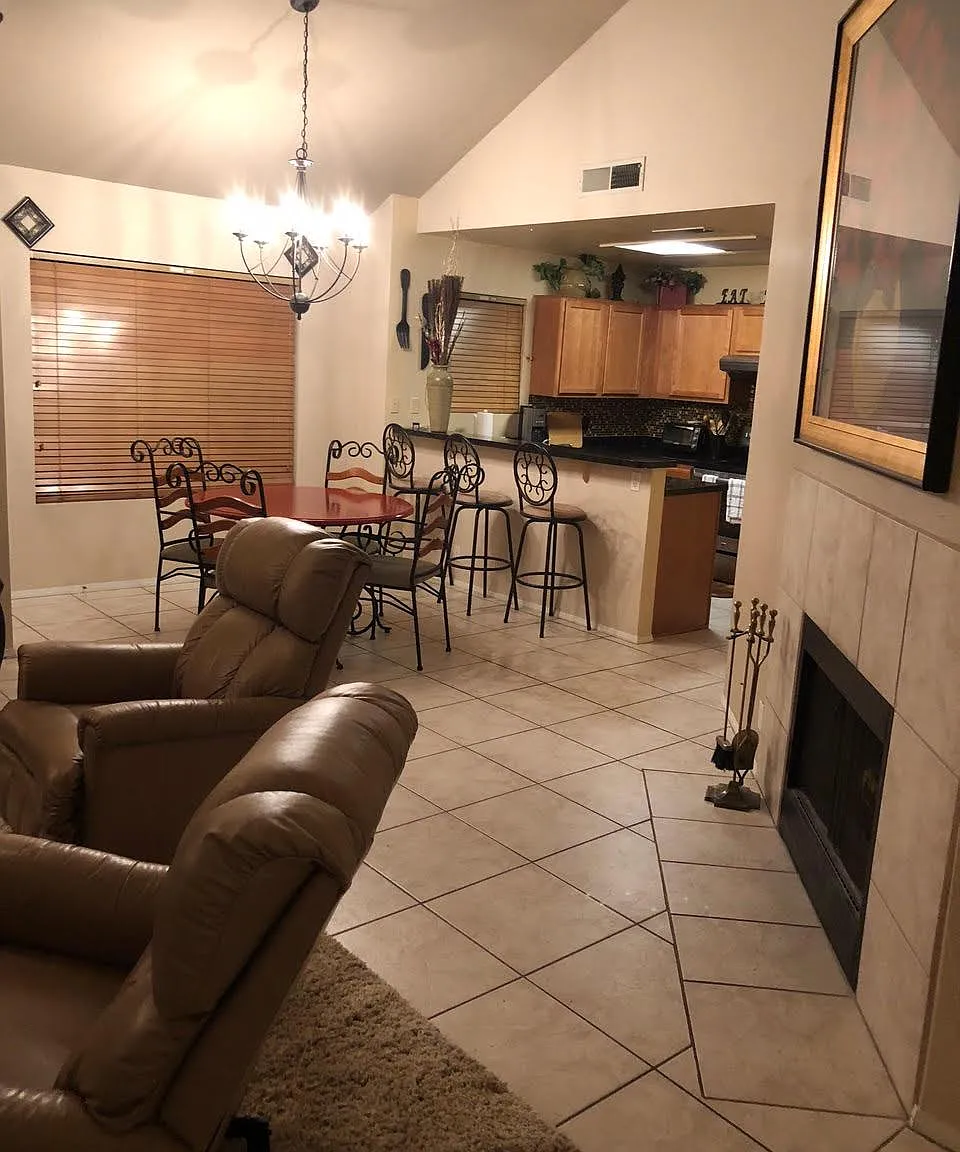 W Whitten St, Chandler — Photo 2
