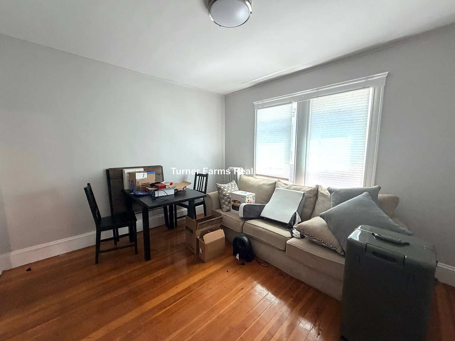3 bed, 9999 sqft, $3,900 — Photo 4
