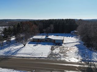 E9481 W Beckert Rd, New London, WI 54961