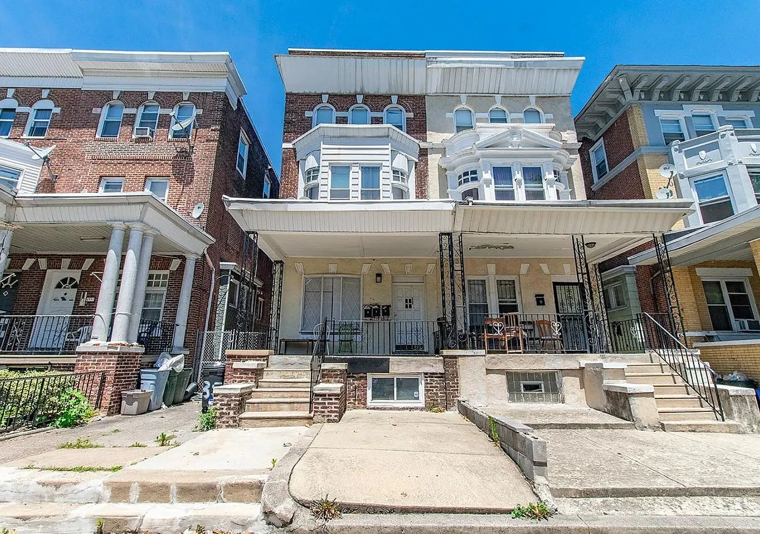 Walnut St 4935 — Photo 1