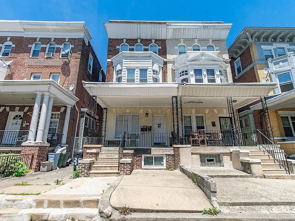 Walnut St 4935