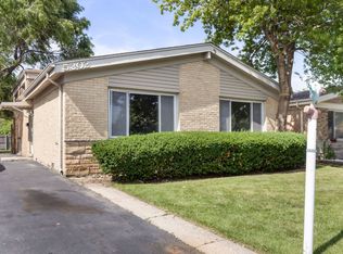 5302 Jarvis Ave, Skokie, IL 60077