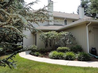270 Alewife Ln, Suffield, CT 06078