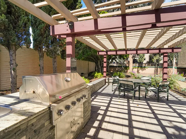 2111 Latham St #307 — Photo 88