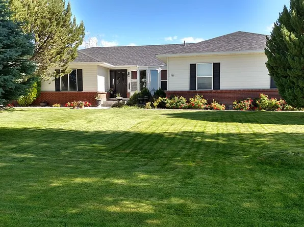 1588 Royal Crest Dr, Elko, NV 89801