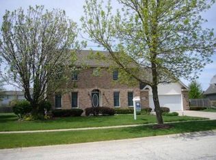 707 Abbey Wood Dr, Shorewood, IL
