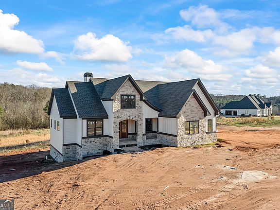 4th image of 810 N Hampton Way