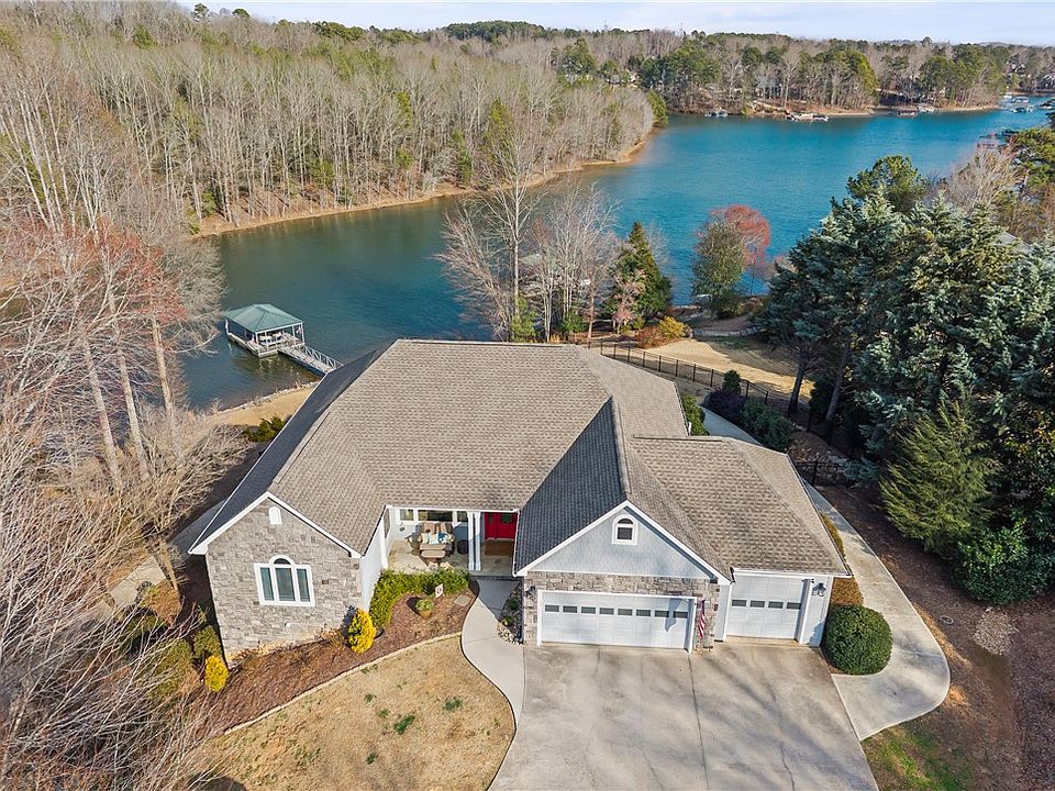 1st image of 307 Stardust Ln