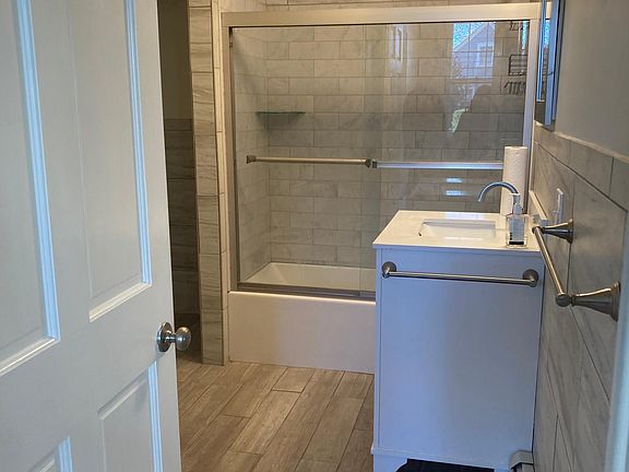 2nd image of 401 Benefit St Floor 1