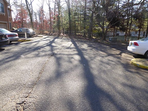 5th image of 142 Delaware Trl