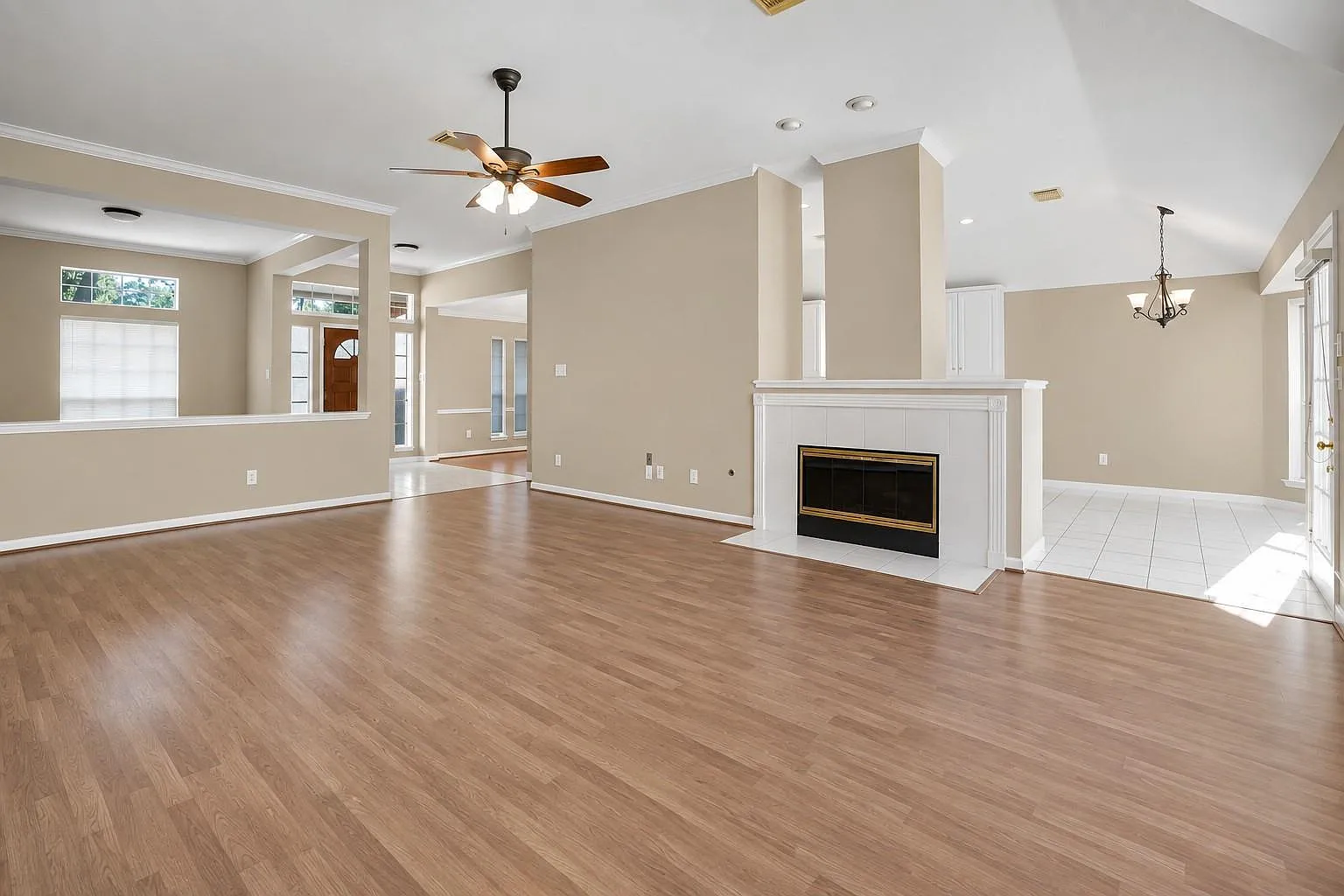 3 bed, 2.0 bath, 2234 sqft, $2,375 — Photo 4