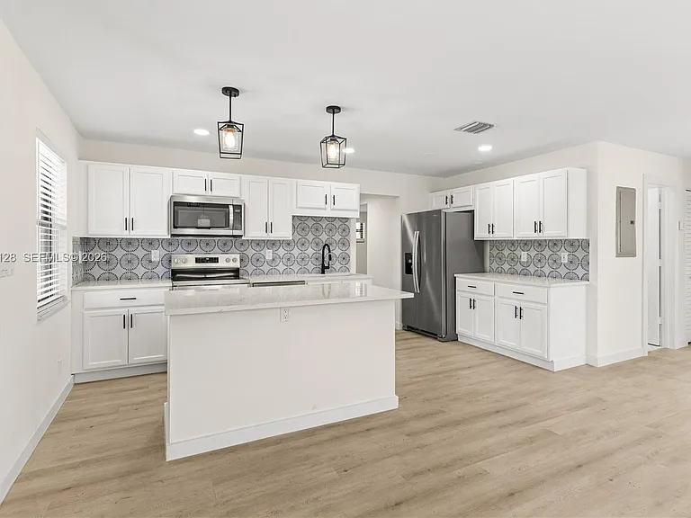 328 SW 11th Ave — Photo 11