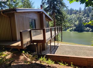 2822 S Tenmile Lake Trl, Lakeside, OR 97449