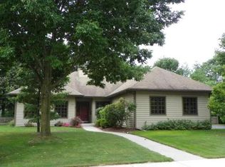 1090 Woodlake Rd, Kohler, WI 53044