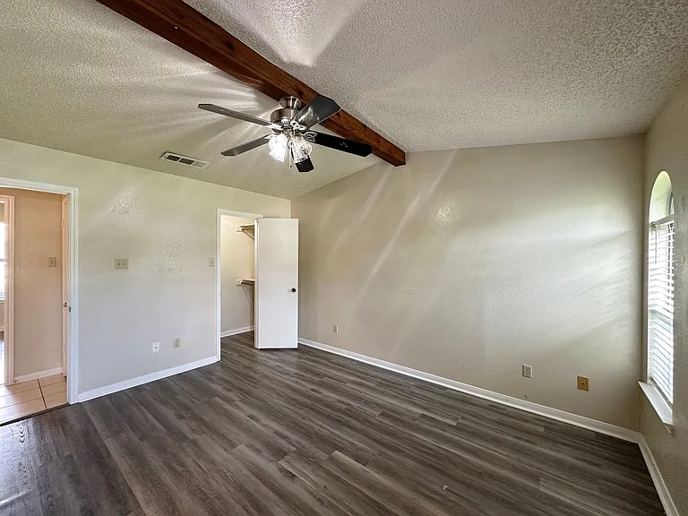 109 S Brook Dr — Photo 26