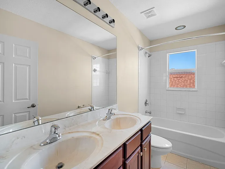 8542 Sumner Ave — Photo 6