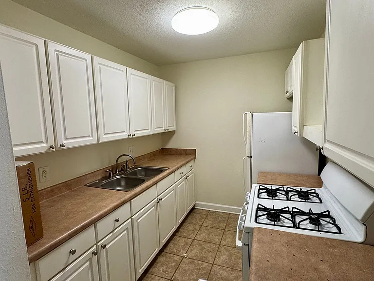 1700 SW 16th Ct #P23 — Photo 3