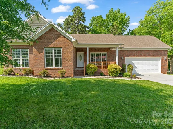 2016 Townview Dr, Kannapolis, NC 28081