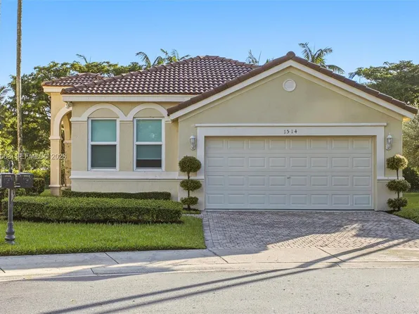 1514 Winterberry Ln, Fort Lauderdale, FL 33327