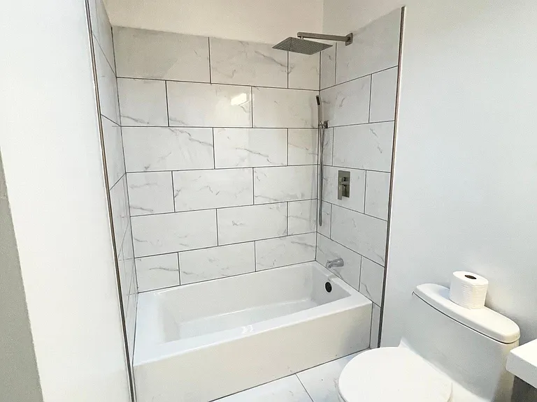 Upstairs Hallway Bathroom