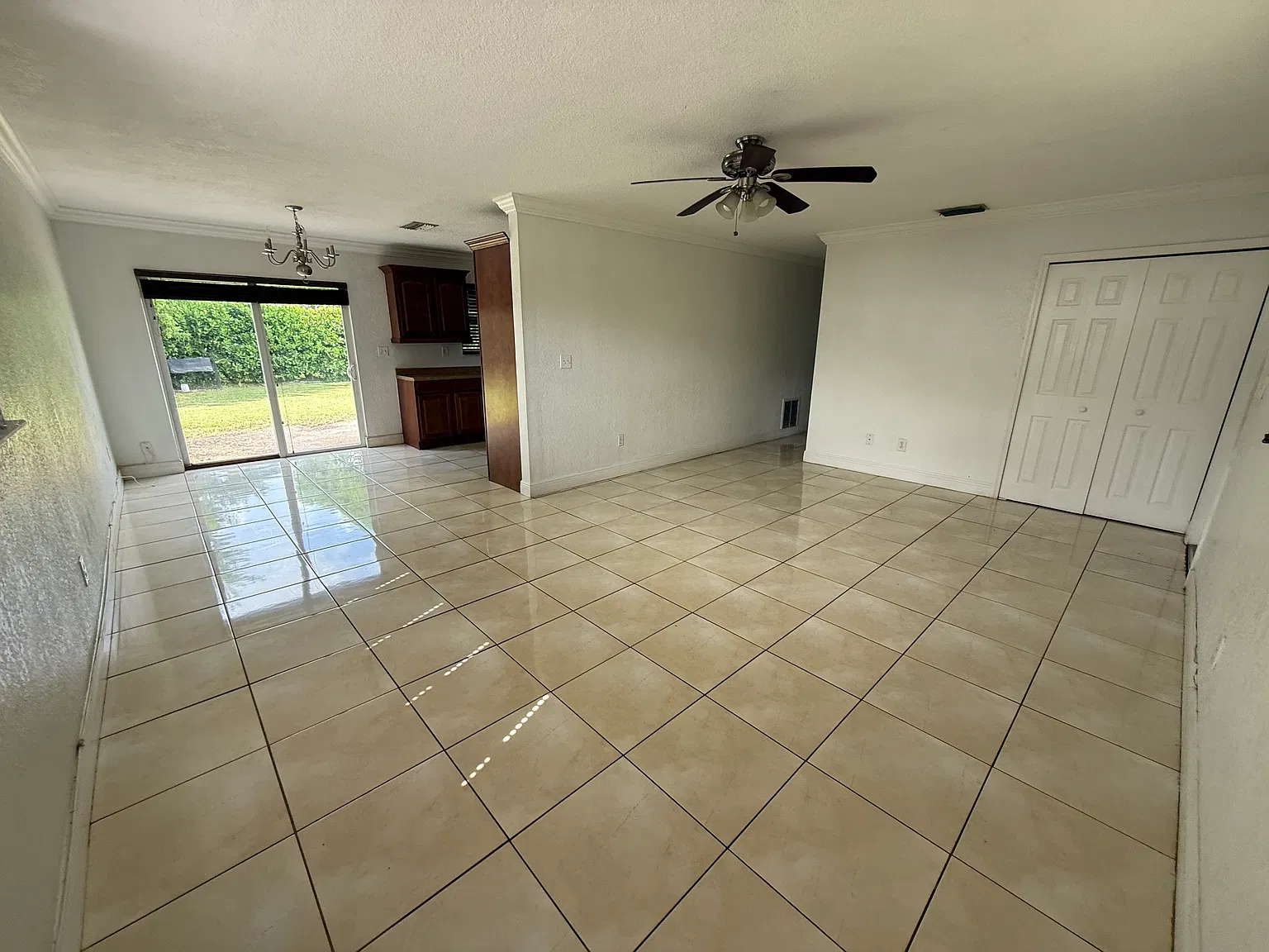 3 bed, 1150 sqft, $3,000 — Photo 1