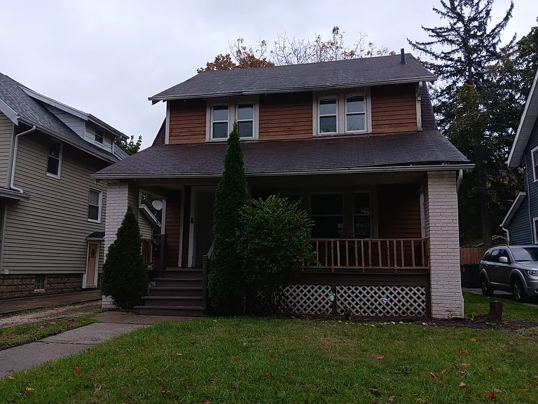 513 Storer Ave — Photo 1