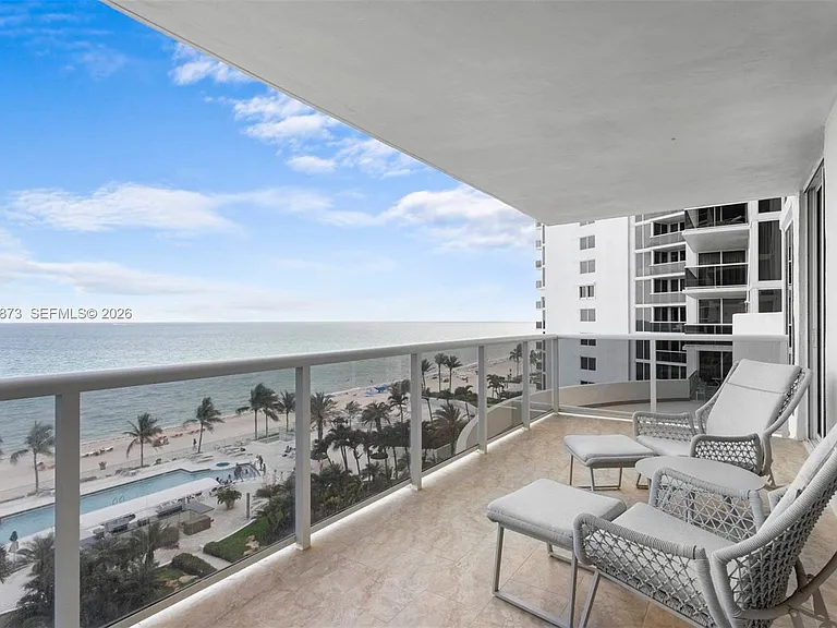 19111 Collins Ave #604 — Photo 4