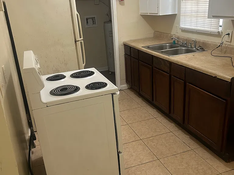 5894 Patterson Ave — Photo 10
