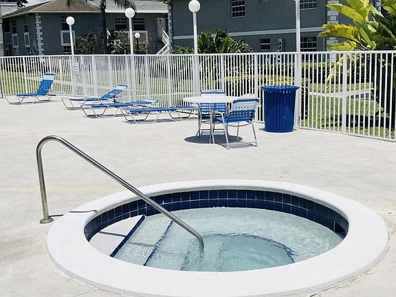 5th image of 474 NE 210th Circle Ter APT 204-13