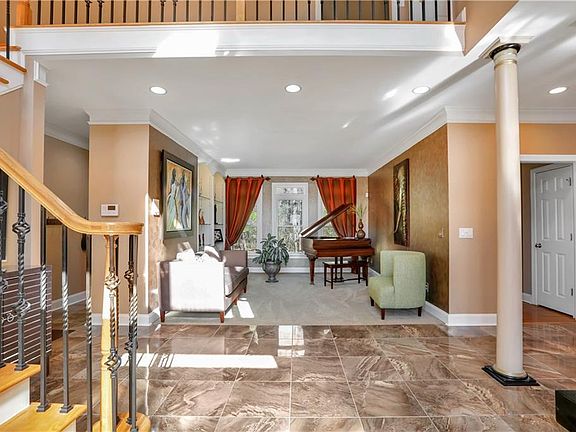 5th image of 5184 Beechwood Forest Dr