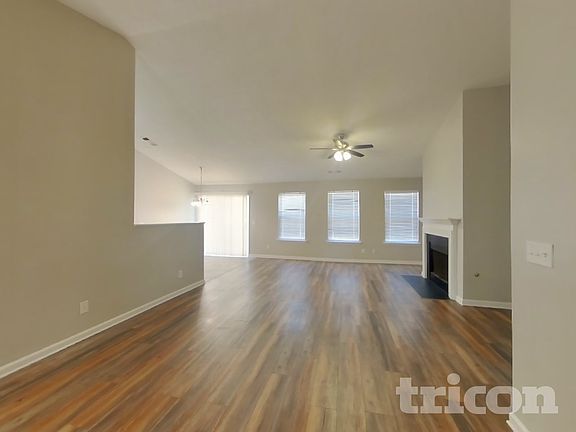4th image of 40 Devyn Ln