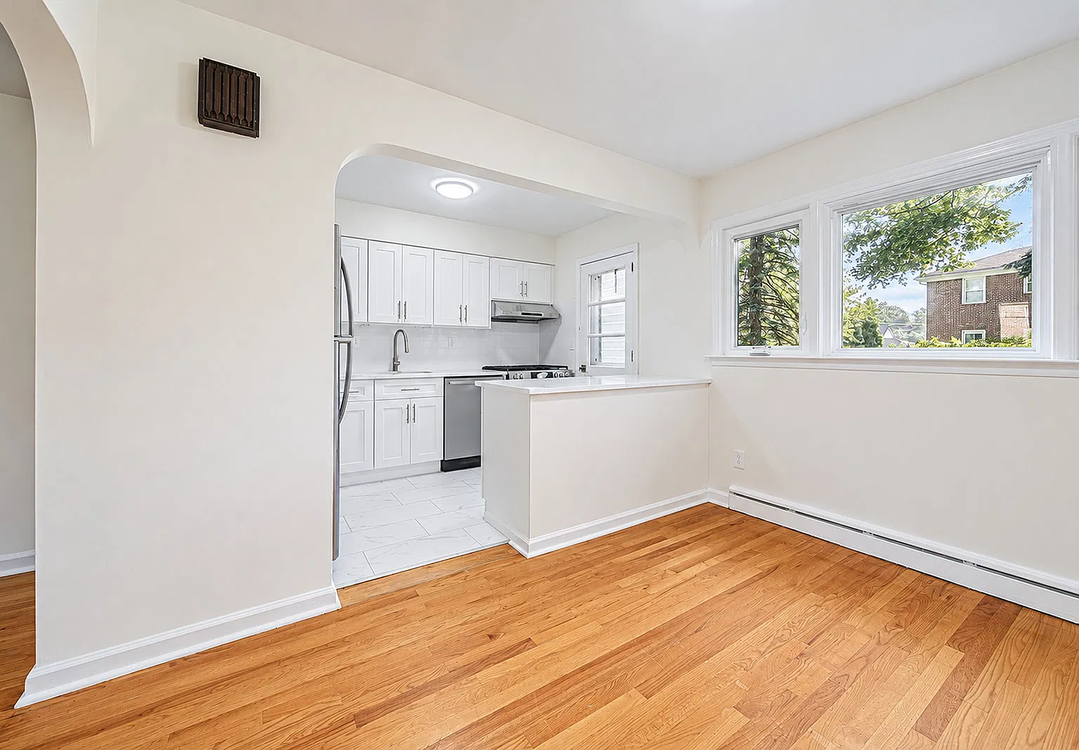 2 bed, $3,200 — Photo 4