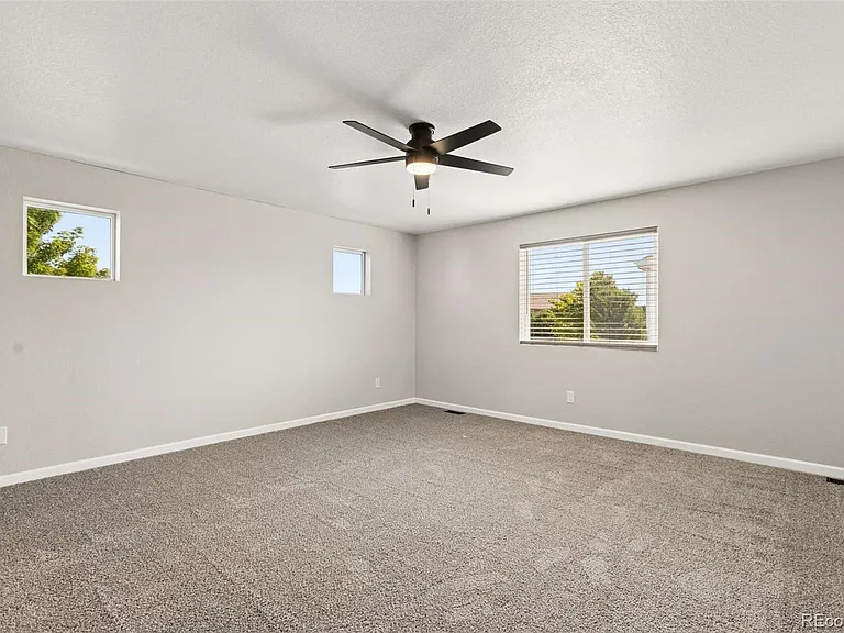 92 Homestead Way — Photo 32