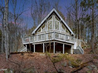 113 Ruffed Grouse Dr, Greentown, PA 18426