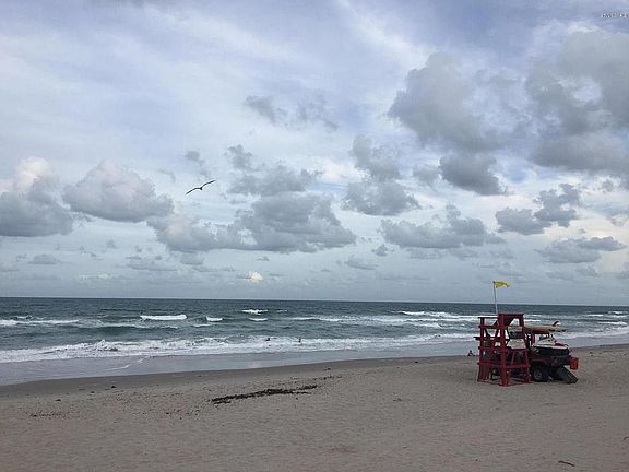 Just Seconds From Paradise!