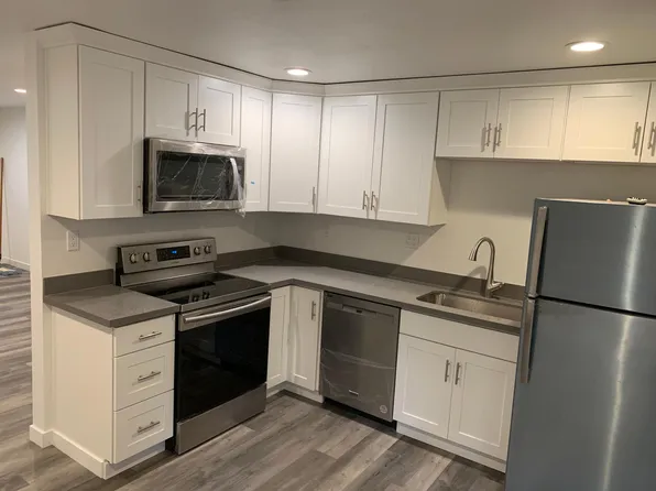 18024 54th Pl W APT 7, Lynnwood, WA 98037