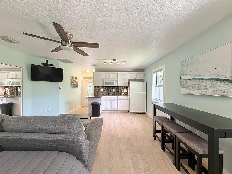 6100 Francis St #B — Photo 7
