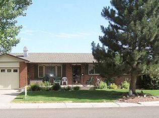 910 Montclair Dr, Cheyenne, WY 82009