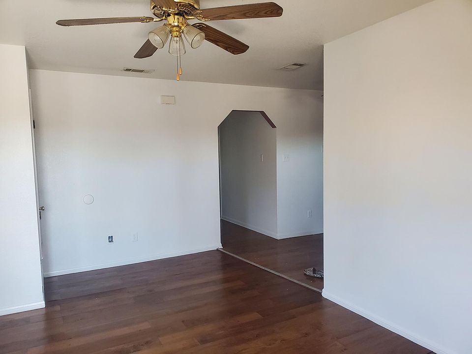 1st image of 908 W Avenue B #3