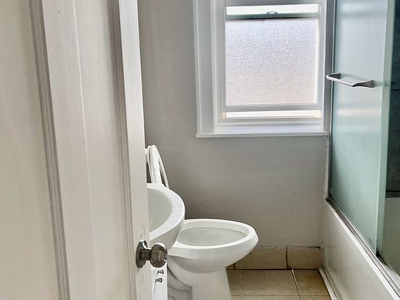 5th image of 8226 S Marshfield Ave APT 3