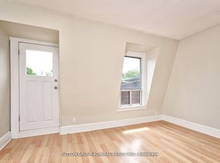1932 Queen St E #2, Toronto, ON M4L1H6