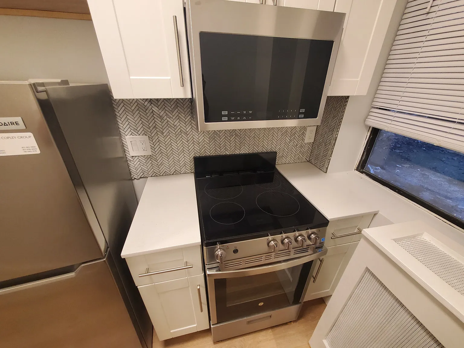 1 bed, 999 sqft, $3,100 — Photo 3