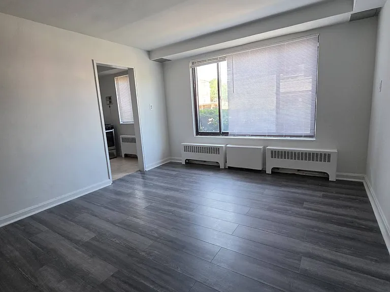 810 Kennedy St NW #101 — Photo 4