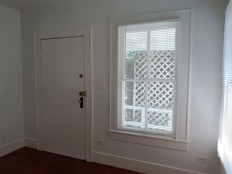 2924 Avenue P 1/2 #1 — Photo 5