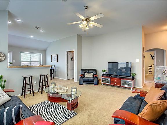 5th image of 206 Cedar Creek Dr