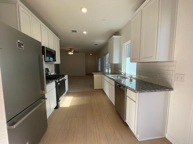 340 Kenai Dr — Photo 7