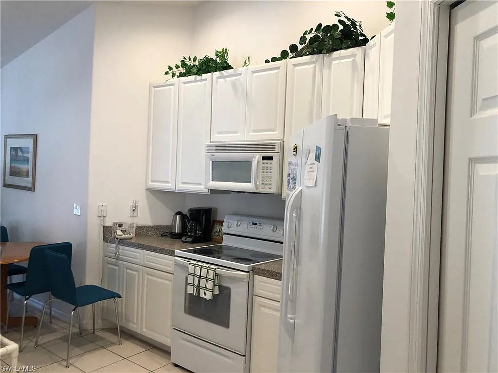 3 bed, 2.0 bath, 1727 sqft, $4,500 — Photo 4