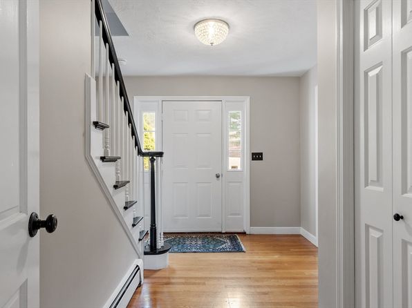 54 Kettle Hole Rd, Bolton, MA 01740