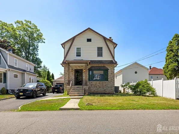 12 Linden St, Fords, NJ 08863